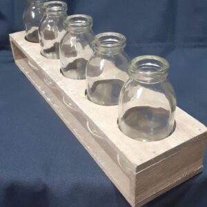 Wooden tray with 5 mini bottles