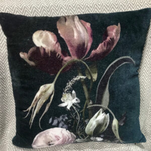 Velvet Cushion (Vintage Rose)